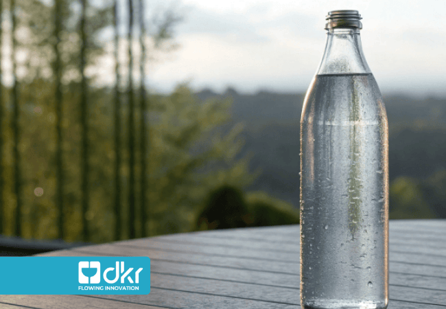 Botellas de vidrio casas de agua